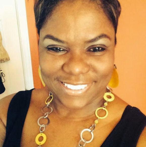 Meet your Posher, Leslie - Picture 1 of 1